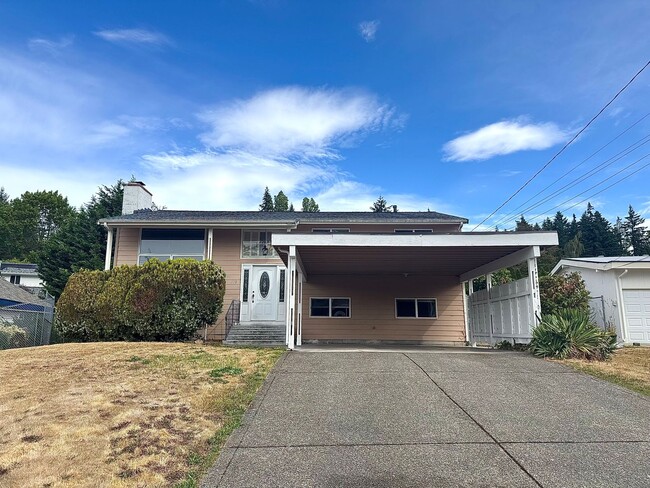 property at 170 154th Pl NE