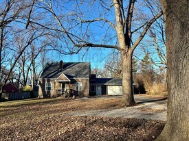 2104 E 73rd Ave in Merrillville, IN - Building Photo