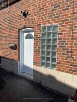 56 Harris Park Dr in Toronto, ON - Building Photo