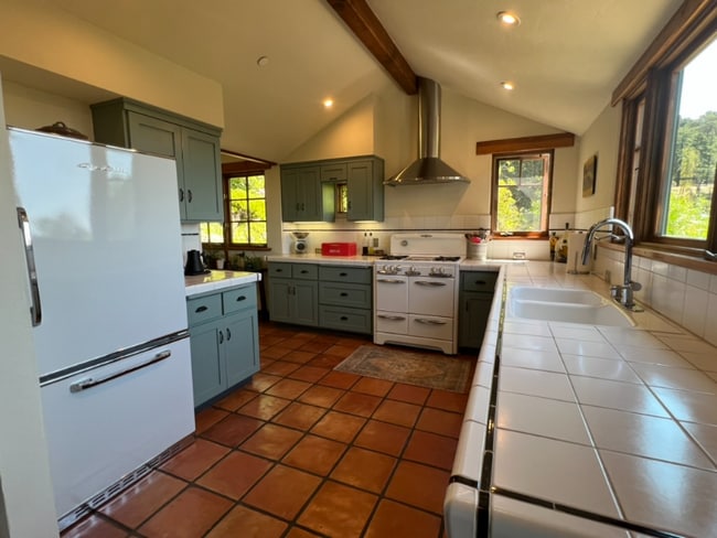 property at 3266 Robinson Dr