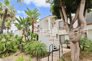 9362 Twin Trails Dr in San Diego, CA - Building Photo