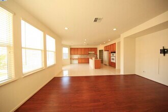 1516 Whispering Oaks Way in Pleasanton, CA - Building Photo - Building Photo