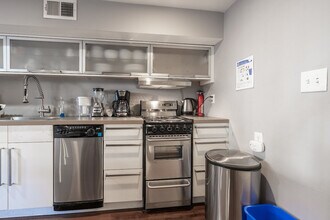 2452 1/2 18th St NW in Washington, DC - Building Photo - Building Photo