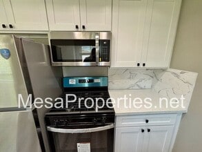 1749 E Fairfield Ct in Ontario, CA - Building Photo - Building Photo