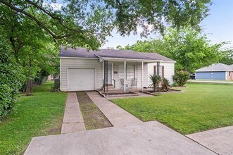 920 N Virginia St in Terrell, TX - Building Photo - Building Photo