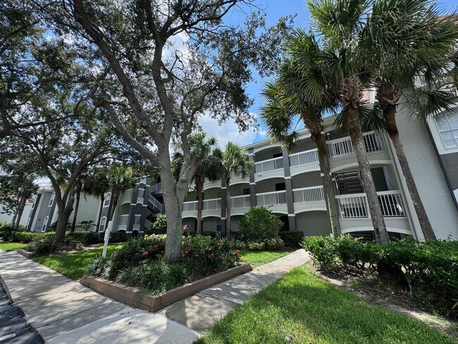 13941 Fairway Island Dr in Orlando, FL - Building Photo - Building Photo