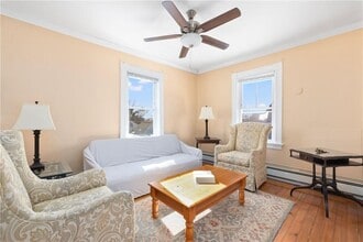 10 Braman St in Newport, RI - Foto de edificio - Building Photo