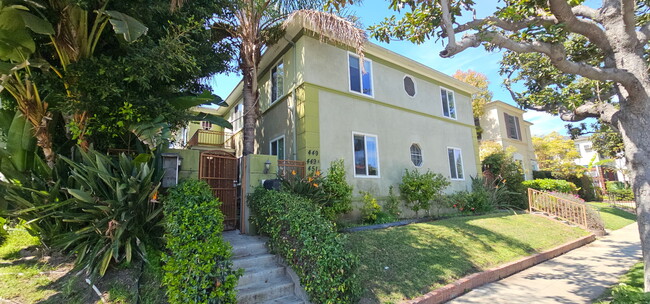 449 S Doheny Dr, Unit 451 in Beverly Hills, CA - Building Photo - Building Photo