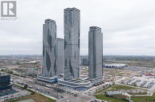 8 Interchange Wy in Vaughan, ON - Building Photo