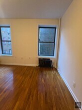 WEST 72 STREET in New York, NY - Foto de edificio - Building Photo