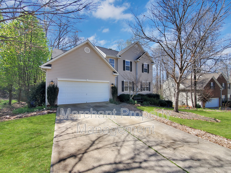 28 Trailstream Dr in Mauldin, SC - Building Photo