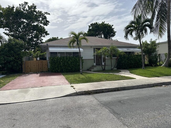 727 S M St in Lake Worth, FL - Building Photo - Building Photo