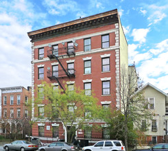 129 Clermont Avenue in Brooklyn, NY - Foto de edificio - Building Photo