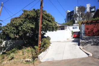 1192 Innes Ave in Los Angeles, CA - Building Photo - Building Photo