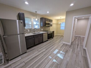 6902 Greenway Ave in St. Louis, MO - Foto de edificio - Building Photo