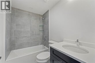 247 Brock St in Amherstburg, ON - Building Photo - Building Photo