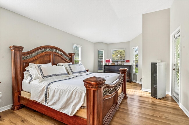 520 N Valencia Cir SW in Vero Beach, FL - Building Photo - Building Photo