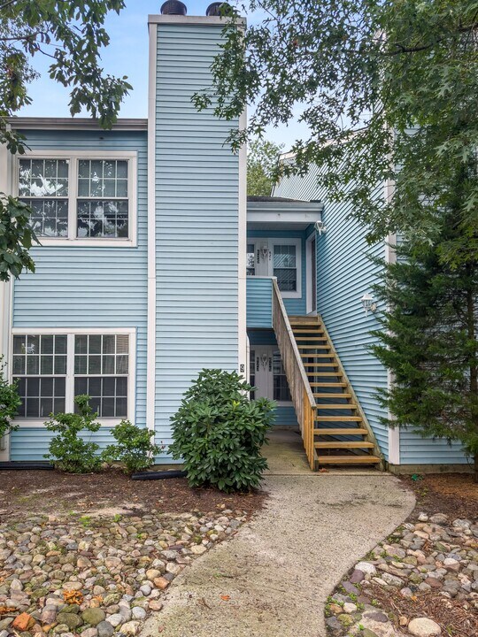 621 E Lake Front Cir in Galloway, NJ - Foto de edificio