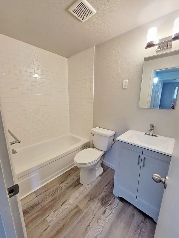 property at 1420 S Yale St