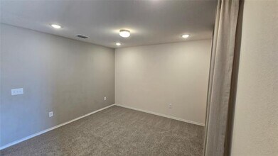 1802 Aslynn Cir in Aubrey, TX - Building Photo - Building Photo