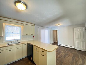 13 Styles Rd in New Boston, NH - Building Photo - Building Photo