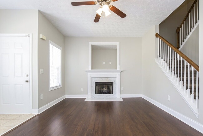 206 Providence Rd in Dallas, GA - Foto de edificio - Building Photo