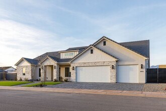 393 Sidbury Rd in Washington, UT - Building Photo - Building Photo