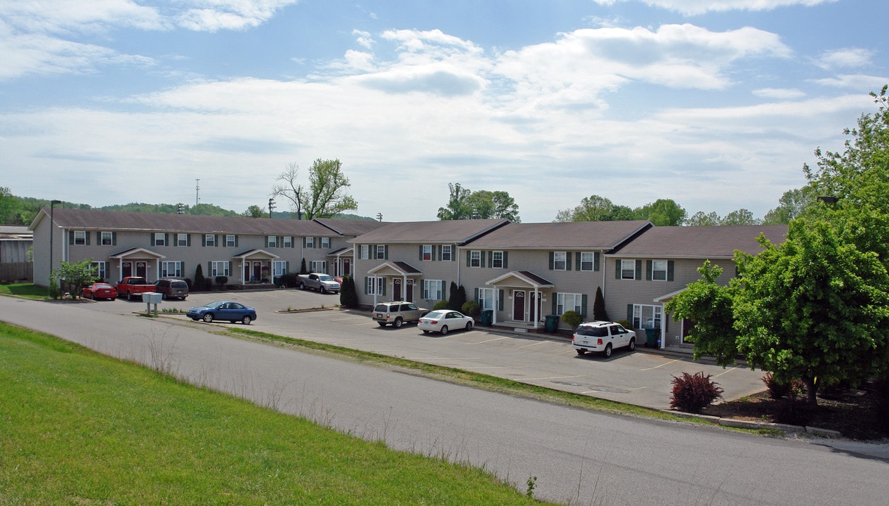 3811-3850 Sleepy Hollow Dr in Hurricane, WV - Foto de edificio