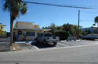 Bay Esplanade Apartments in Clearwater Beach, FL - Building Photo - Building Photo