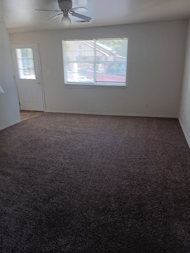 property at 611 S Mulberry St