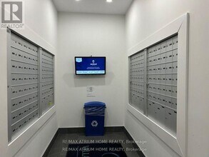 260 Villagewalk Blvd in London, ON - Building Photo - Building Photo