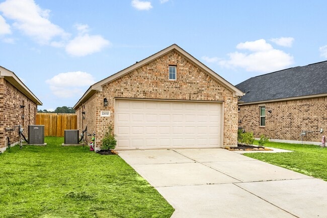 22630 Rosebush Hl Rd in Tomball, TX - Building Photo - Building Photo