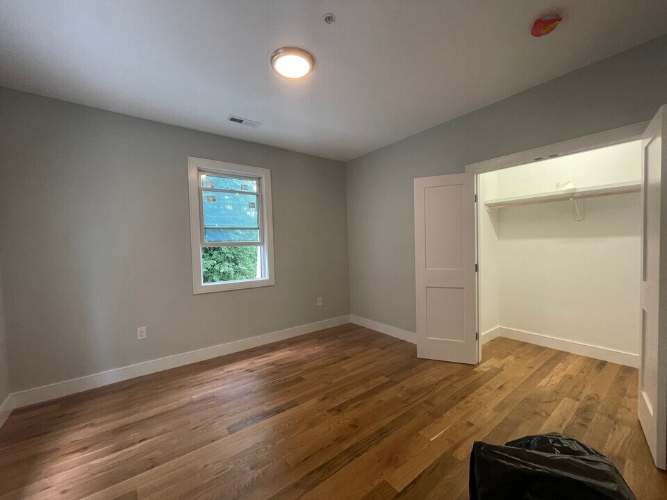 199 Boylston St, Unit 1 in Brookline, MA - Building Photo