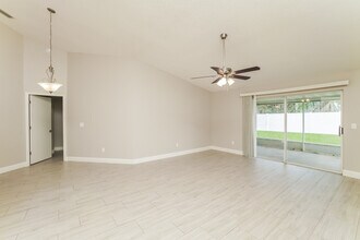 1906 Leichester St in Valrico, FL - Building Photo - Building Photo