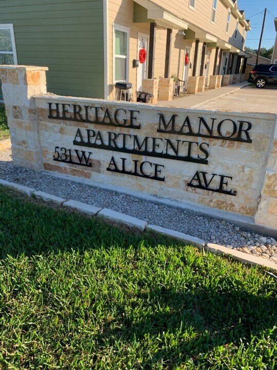 531 W Alice Ave, Unit 4 in Kingsville, TX - Foto de edificio