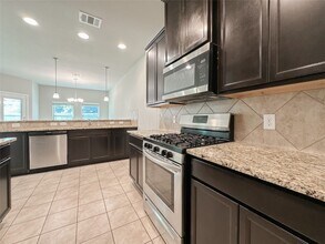 105 Camelot Pl Ct in Conroe, TX - Building Photo - Building Photo