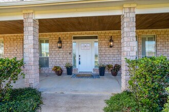 2963 Settler's Way Dr in Sealy, TX - Building Photo - Building Photo