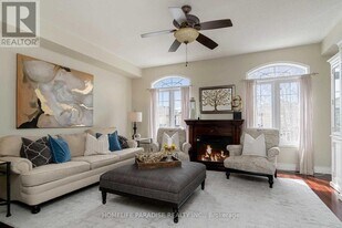 2368 Sutton Dr in Burlington, ON - Building Photo