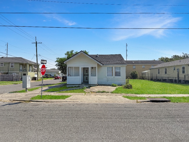 property at 2633 New Orleans St