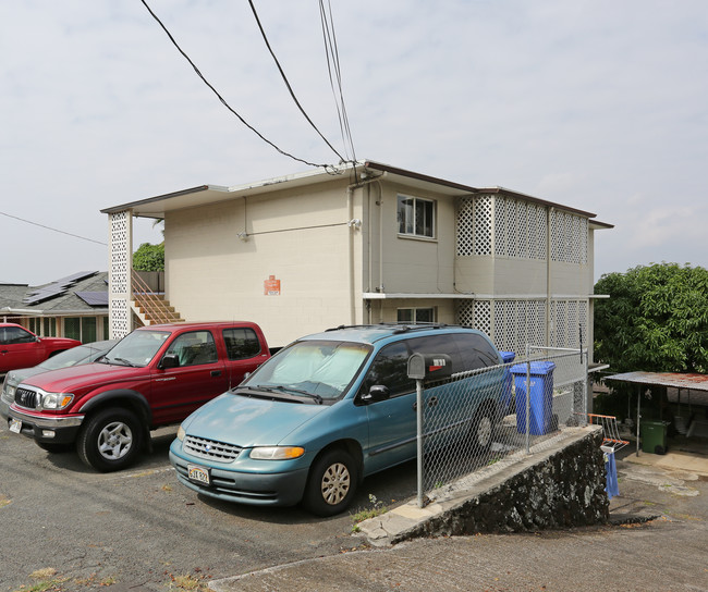 1862 Puowaina Dr in Honolulu, HI - Foto de edificio - Building Photo