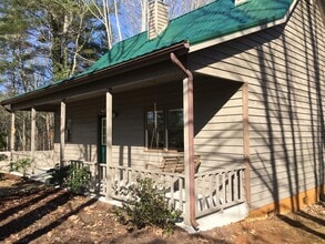 32 Cedar Hill Ln in Weaverville, NC - Building Photo - Building Photo