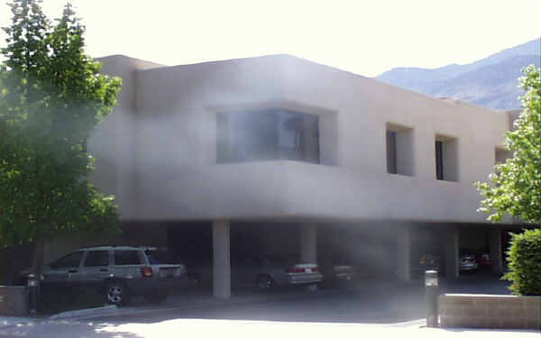 587 El Placer Rd in Palm Springs, CA - Building Photo