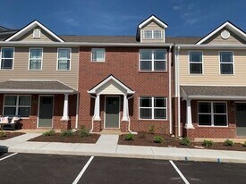 7042 Magnolia Crossings in Spring Hill, TN - Building Photo