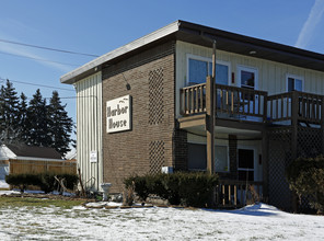 Shoreland's Harbor House in Toledo, OH - Building Photo - Building Photo