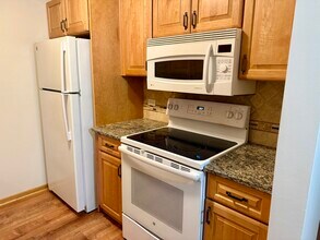 6156 Knoll Way Dr in Willowbrook, IL - Building Photo - Building Photo