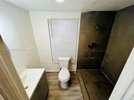 1927 Windsor Ave in West Palm Beach, FL - Building Photo