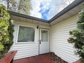 858 N Government Wy in Coeur d'Alene, ID - Building Photo - Building Photo