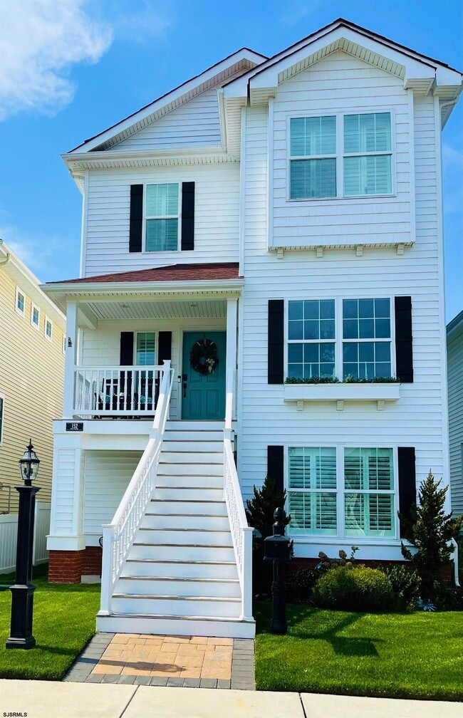 property at 152 West Ave