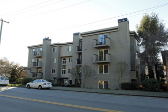 Fauntleroy Landing Apartments in Seattle, WA - Building Photo - Building Photo