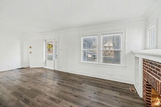 2421 E 67th Terrace in Kansas City, MO - Building Photo - Building Photo